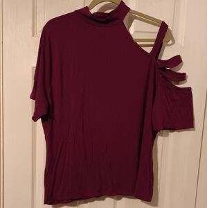 💰 Venus Mock Neck Top with One Strappy Cold Shoulder